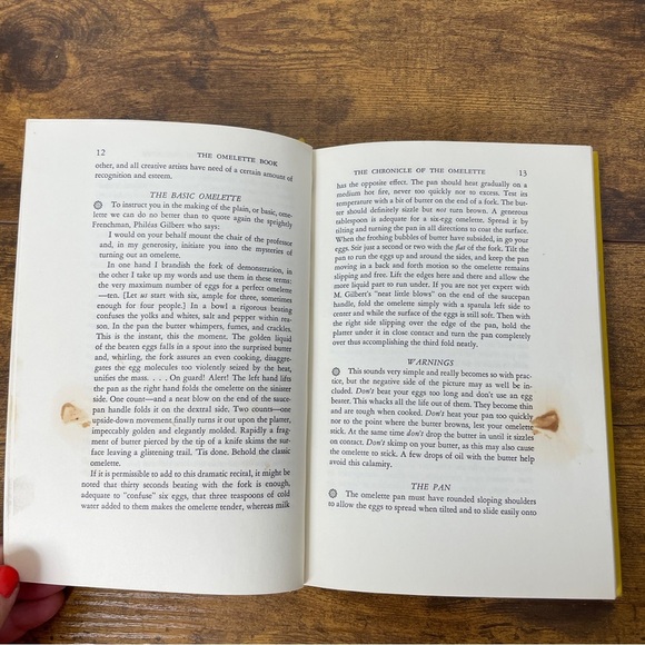 Vintage The Omelette Book 1984 Knoff Copyright 1955 Yellow Red Farm House Style - Picture 7 of 15